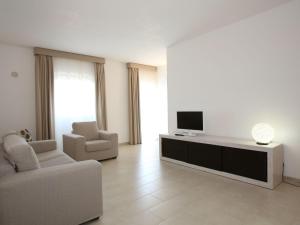 Holiday Home Villa Rea mit Panoramapool by Interhome