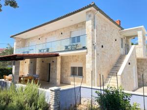 Apartment Stonehouse-Pag by Interhome