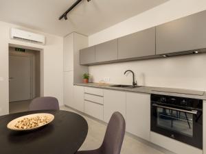 Apartment Villa Frankola mit Pool - Apt- Sonnenuntergang by Interhome