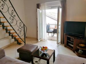 Apartment Wohnung mit Blick auf das Wasser by Interhome