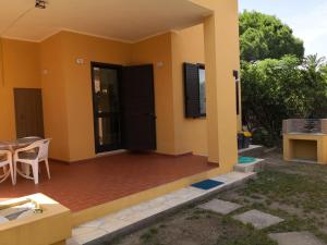 Apartment Renovierte Wohnung nur wenige Schritte vom Strand entfernt in Costa Rei by Interhome