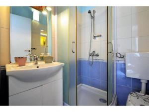 1 bedroom apartment with a sea view