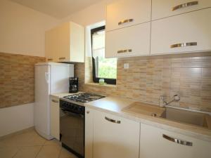 Holiday Home Pinia in Strandnähe mit Garten by Interhome