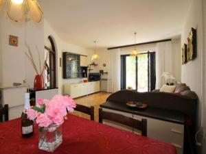 Holiday Home Pinia in Strandnähe mit Garten by Interhome
