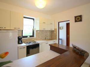 Holiday Home Pinia in Strandnähe mit Garten by Interhome
