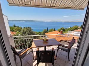 Apartment Wohnung mit Panoramablick aufs Meer by Interhome