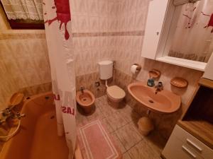 Apartment Wohnung in Crikvenica mit Terrasse- AC- Parkplatz by Interhome