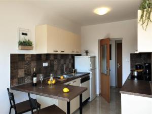 Apartment Wohnung für 6 Personen by Interhome