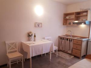 Apartment HOUSE KATE - günstiges Studio by Interhome