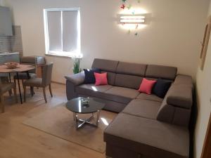 Apartment Wohnung mit Schwimmbad by Interhome