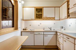 Cesa Valeria App Monika