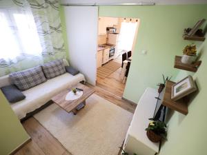 Apartment Wohnung Rustica mit exklusiver Nutzung des Pool by Interhome