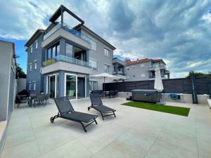 Apartment Apartment SeaLuxe mit Whirlpool by Interhome