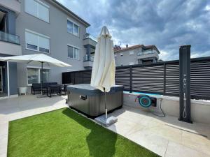 Apartment Apartment SeaLuxe mit Whirlpool by Interhome