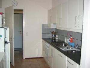 Apartment Freie Sicht auf See und Berge by Interhome