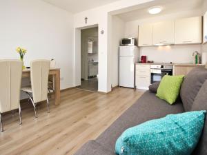 Apartment Apartment Ivo by Interhome