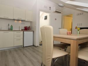 Apartment Apartment Ivo by Interhome