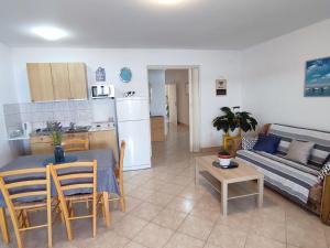 Apartment in Crikvenica mit Schöner Terrasse by Interhome
