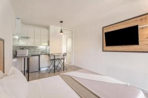 Hand Made Suite Costa del Silencio