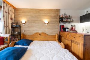 Le cheval blanc E7