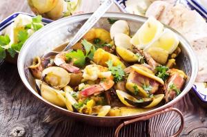 Sunny poolview Apartment