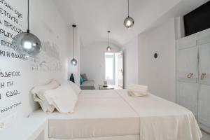 Helmos Cozy Studio