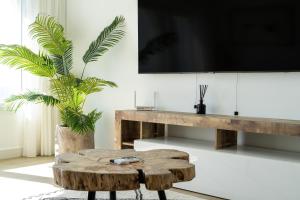 219 Frontline beach Luxurious