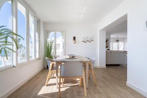 219 Frontline beach Luxurious