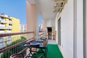 Barbecue and Beach – 200m away