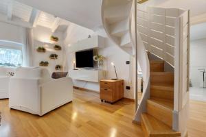 White Apartment By Immobilux