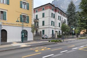 White Apartment By Immobilux