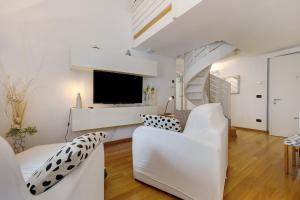 White Apartment By Immobilux