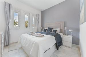 203 Arruzafa Sea View