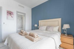 203 Arruzafa Sea View