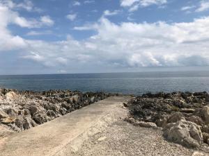 Villa Ellie - 100m from the beach