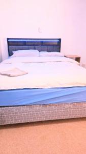 Quite room Near airport and shopping mall