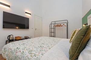 Orlando e Angelica by Tabula House