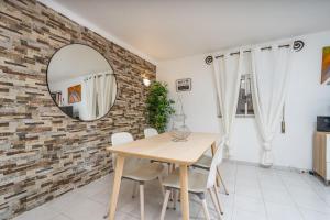 Isabel apartment