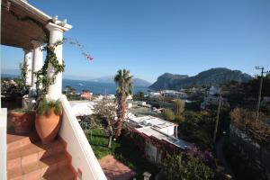 Camera Matrimoniale con Balcone e Vista Mare