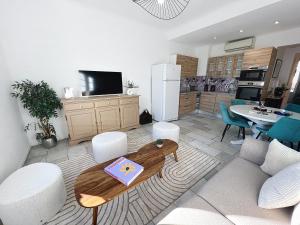 Cannes 3 BR 3 bath close to Palais & Croisette by Olam Properties