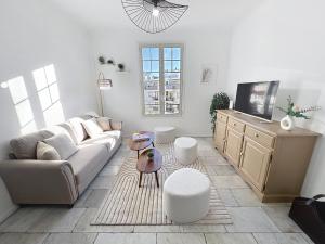 Cannes 3 BR 3 bath close to Palais & Croisette by Olam Properties
