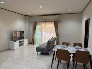 Two-Bedroom Central Pattaya Apartment