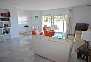 Deluxe Apartment on the Beach