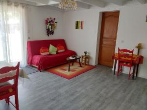 Gite Cosy, Piscine, Vue Montagnes