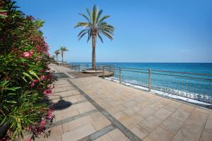 Casa Cogoleto terrace and parking