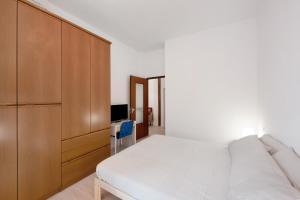 Casa Cogoleto terrace and parking