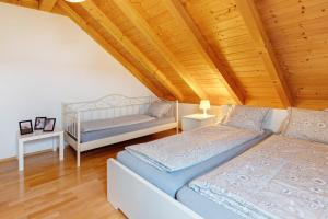 Sonnige Ferienwohnung mit Balkon