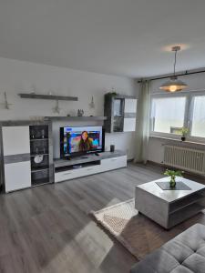 Neue 4Zi Kü Bad Balkon Parknähe 1og