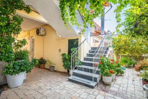 Eli Guesthouse