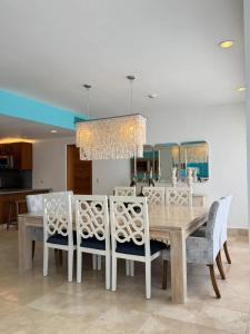 Apt w 2br ocean view & Jacuzzi in Sotogrande